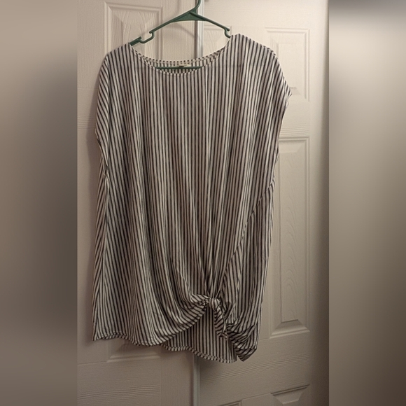 Max Studio Black and White Tie Front Blouse - Picture 1 of 5